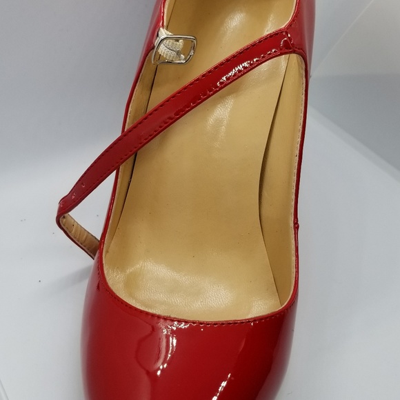 Shoes - Picture 2 of 6